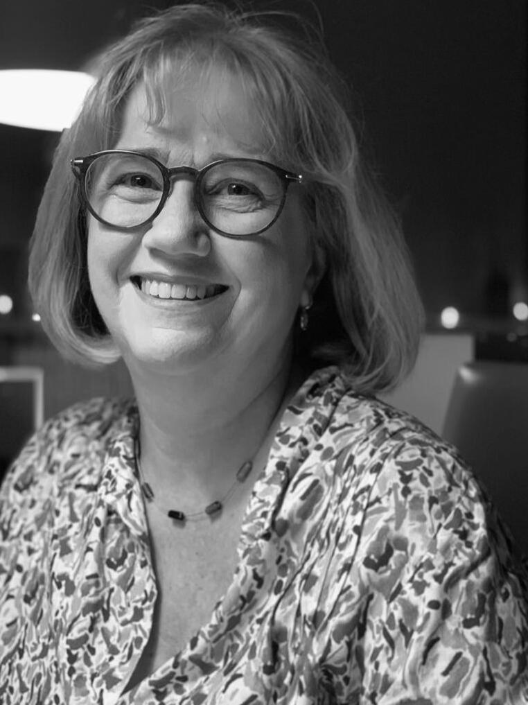 Karen Davies MCOptom Head shot of Curoptica Practice Consultancy Limited Director Karen Davies MCOptom optometrist and business consultant
